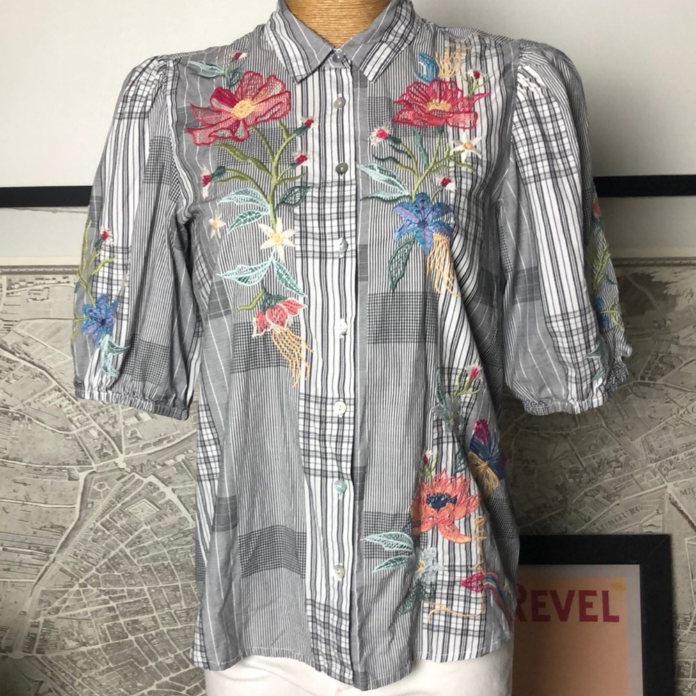 Johnny Was Embroidered Gray Plaid Button-Up Top with Floral Accents Size S